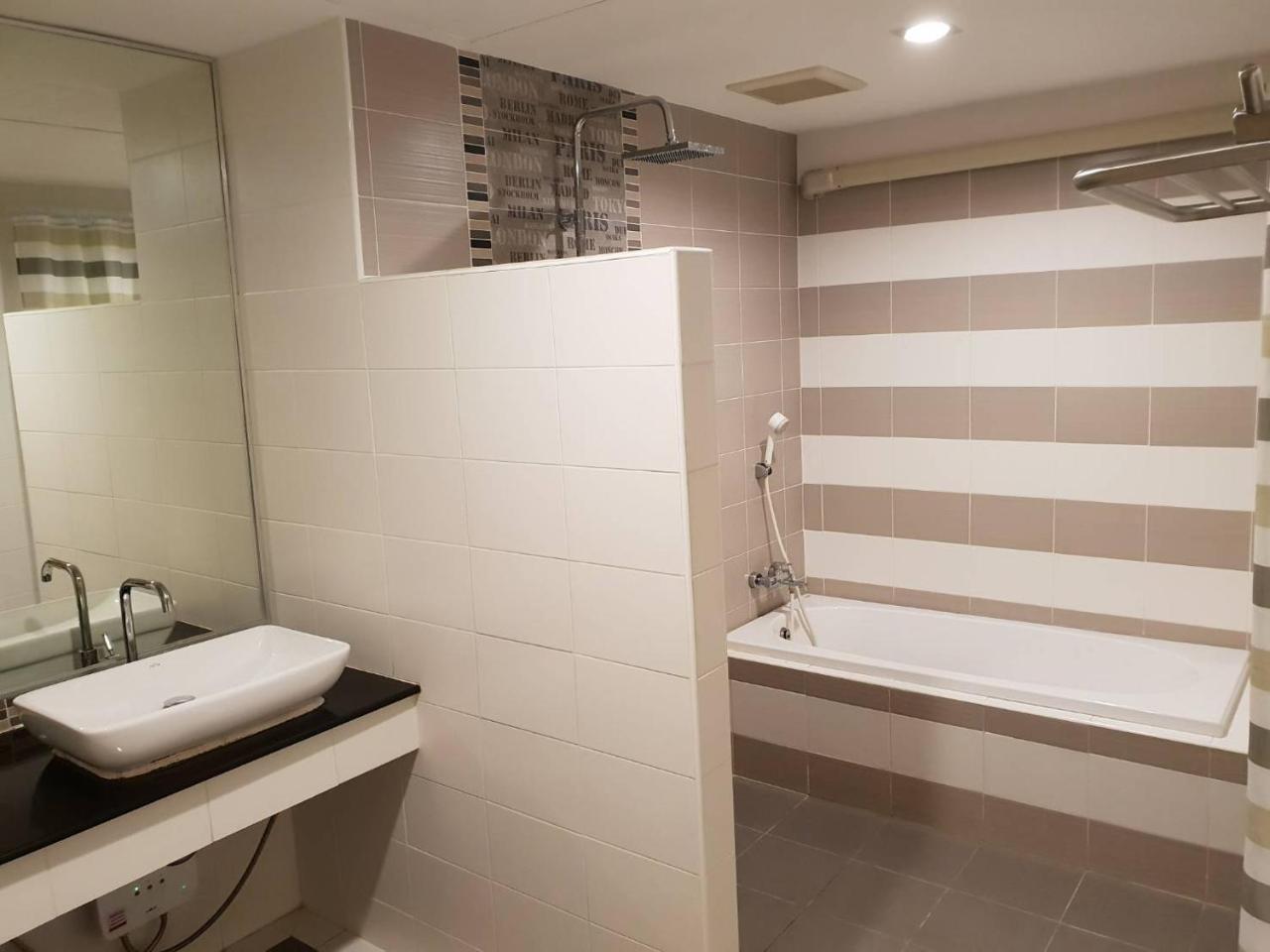 Omg Hotel Κον Καέν Εξωτερικό φωτογραφία
